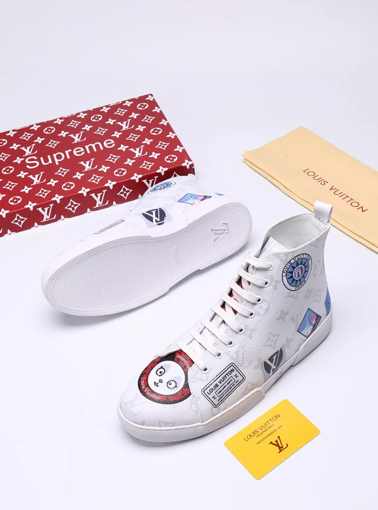 Factory price: 400💰 [LV] Animal series limited edition high-top sports shoes for men, L classic print, new autumn and winter style, original replica, 1:1 Counter quality, the fabric is Italian 🇮🇹 imported cowhide ➕🇮🇹 pure sheepskin lining ➕ original outsole, 🔍🔍 high quality, you can go in and out of the counter at will, welcome to compare, the outsole line will never be unglued, all sellers are welcome to sell in the picture above, can be shipped in one piece, code number: 38-44 (45 codes can be customized)